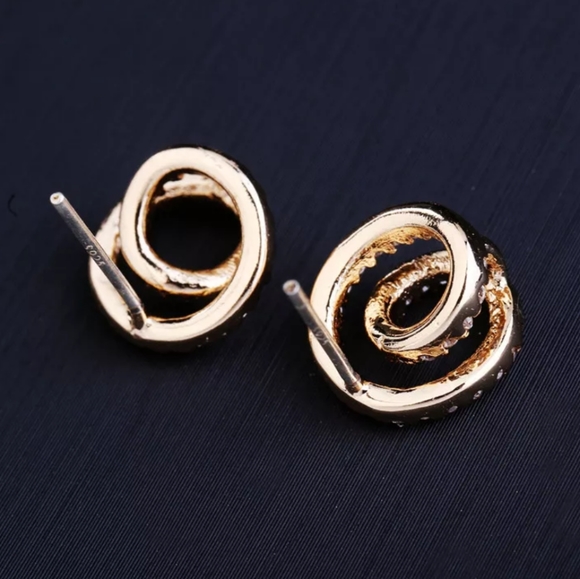 NEW 18k Gold Diamond Swirl Circle Twist Earrings - Picture 5 of 5